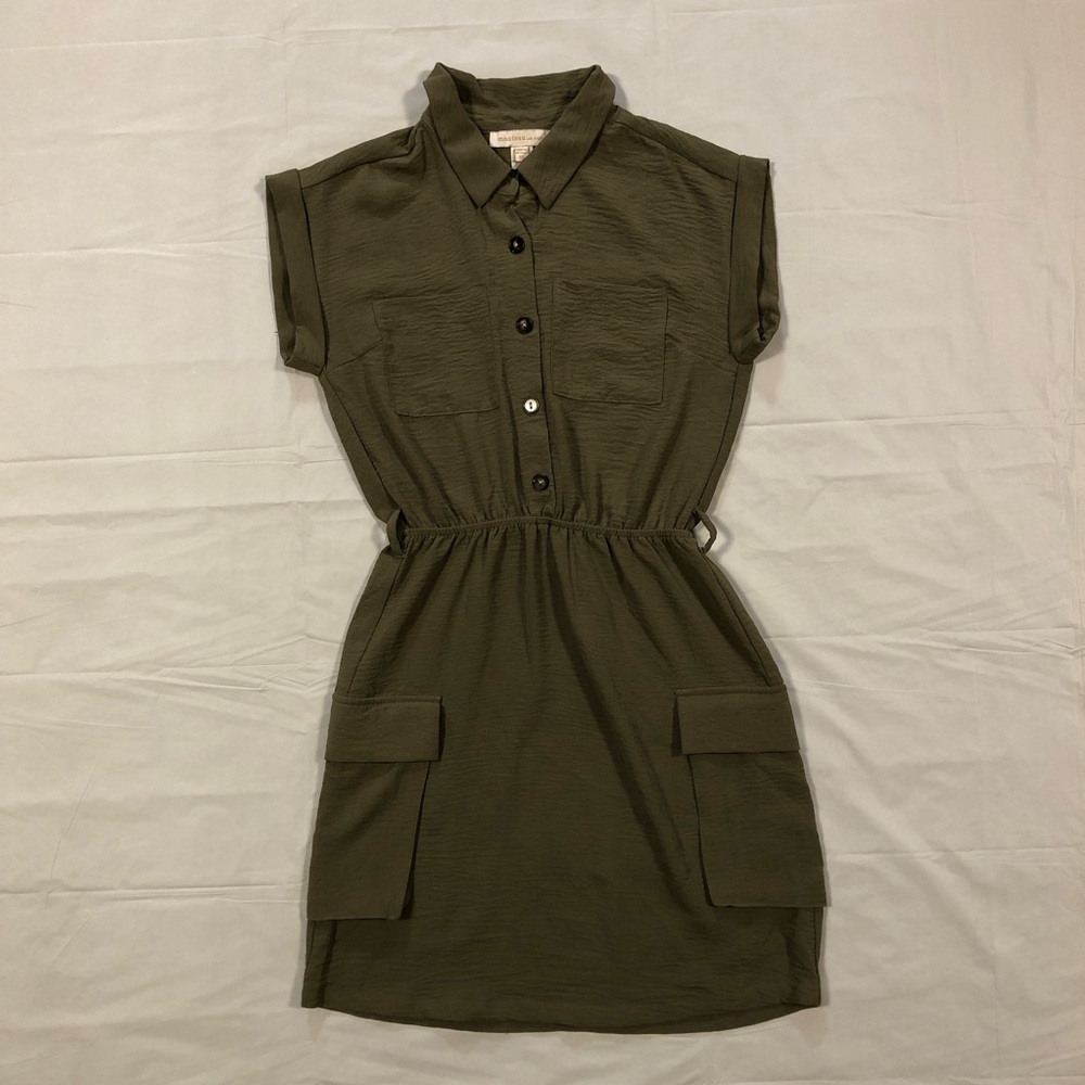 Monteau Short Sleeve Elastic Waist Pullover Collared Thyme Green Dress size XS